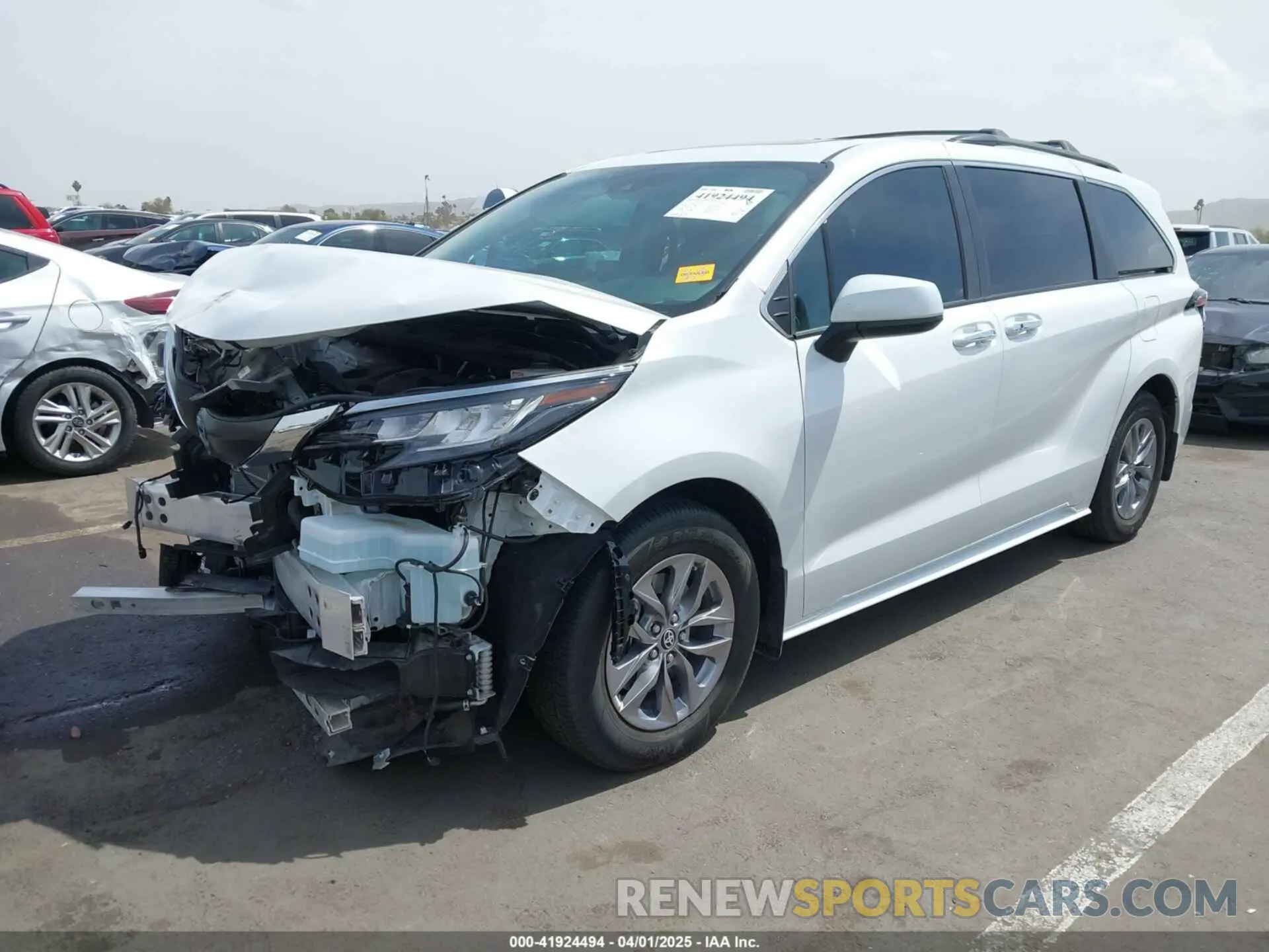 2 Photograph of a damaged car 5TDYSKFC8PS107895 TOYOTA SIENNA 2023