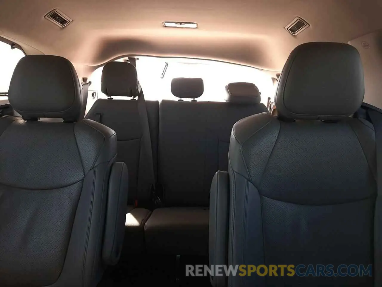 10 Photograph of a damaged car 5TDZRKEC3PS168542 TOYOTA SIENNA 2023