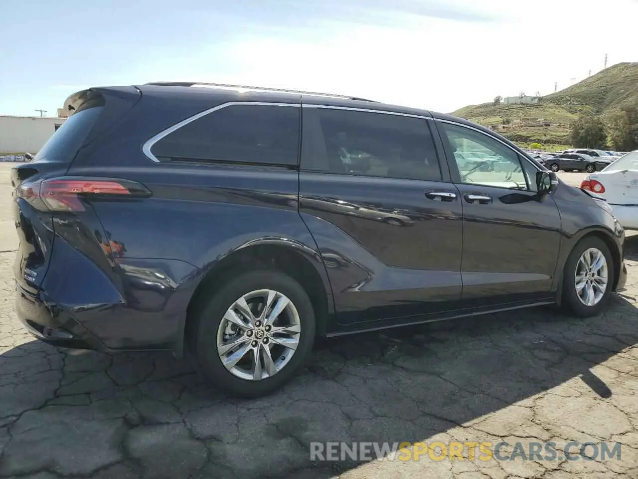3 Photograph of a damaged car 5TDZRKECXPS169624 TOYOTA SIENNA 2023