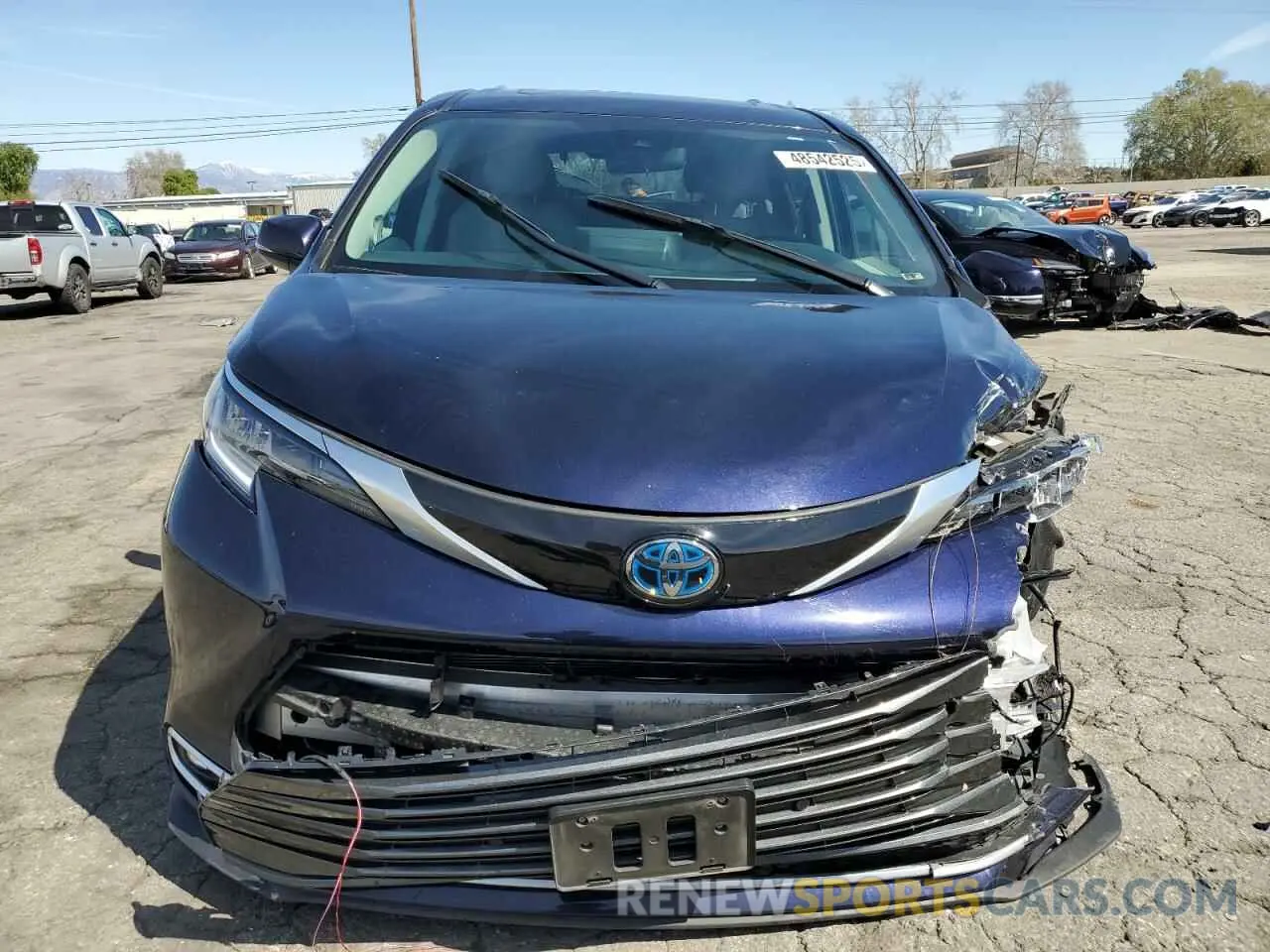 5 Photograph of a damaged car 5TDZRKECXPS169624 TOYOTA SIENNA 2023