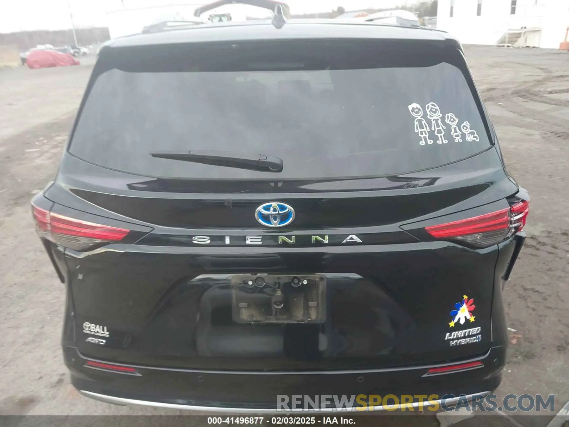 16 Photograph of a damaged car 5TDZSKFC8PS103575 TOYOTA SIENNA 2023
