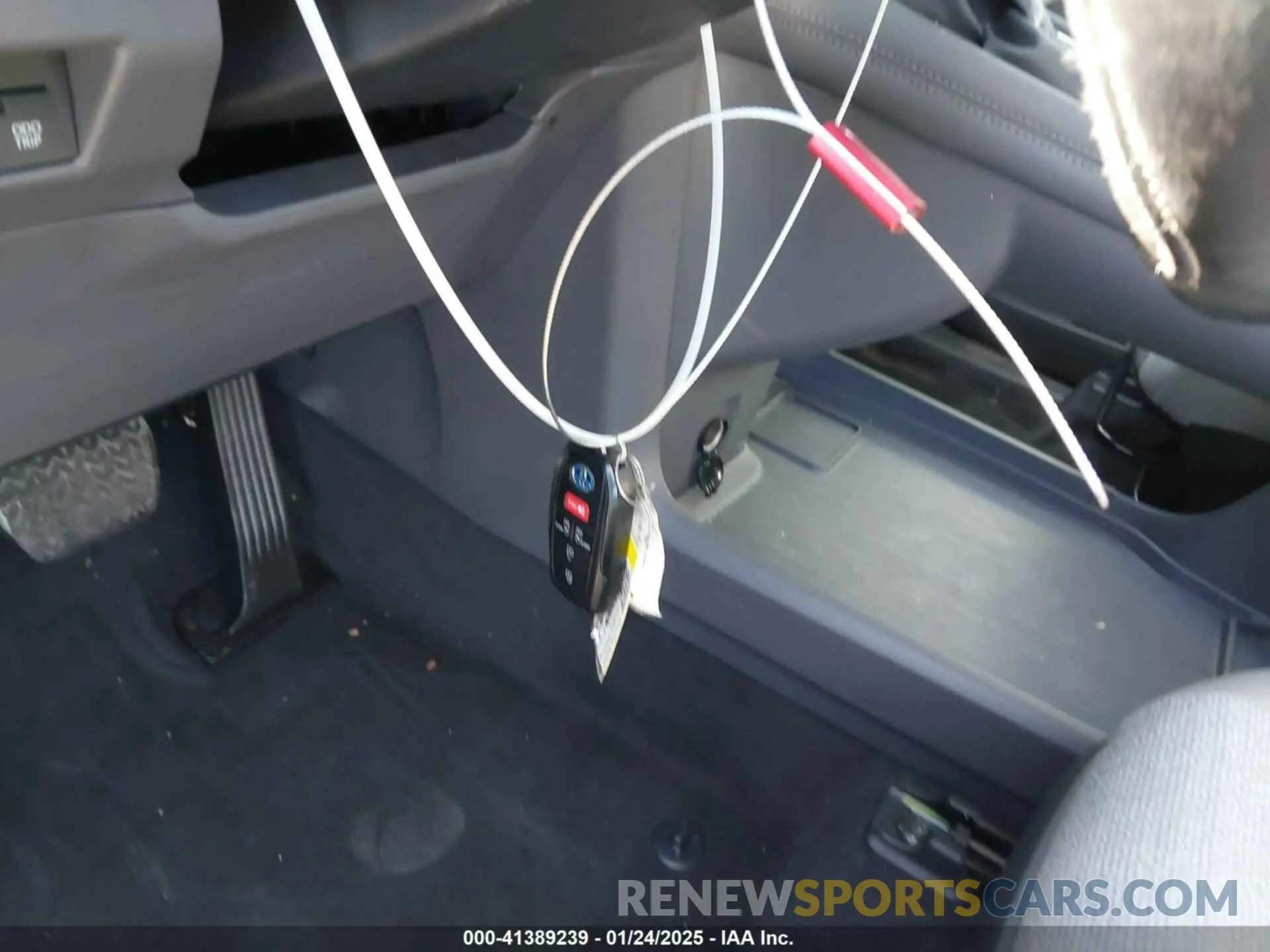 11 Photograph of a damaged car 5TDBRKEC0RS217006 TOYOTA SIENNA 2024