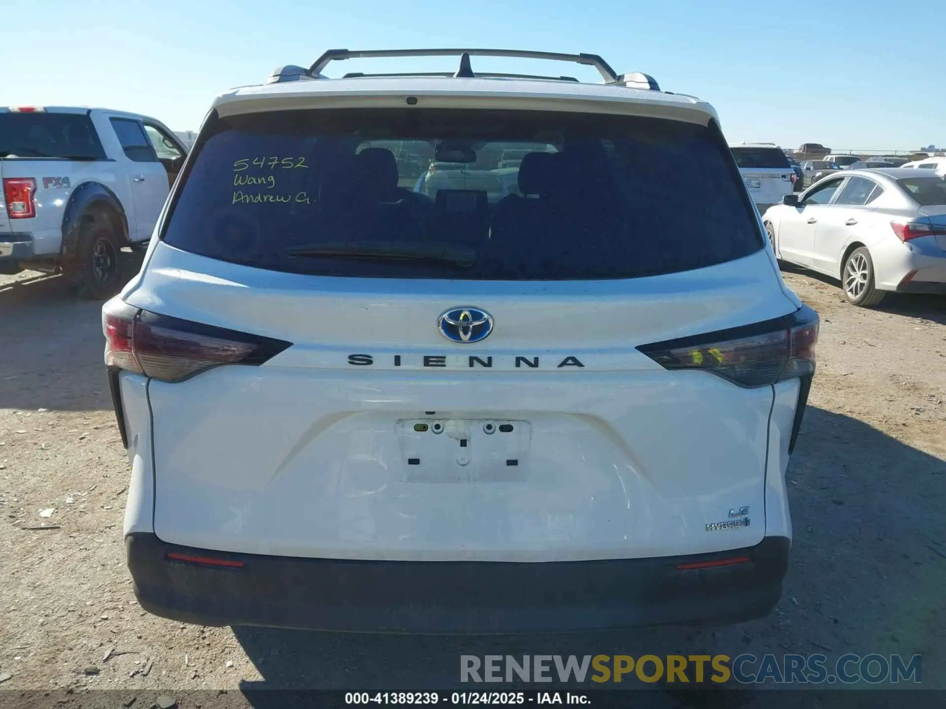 16 Photograph of a damaged car 5TDBRKEC0RS217006 TOYOTA SIENNA 2024