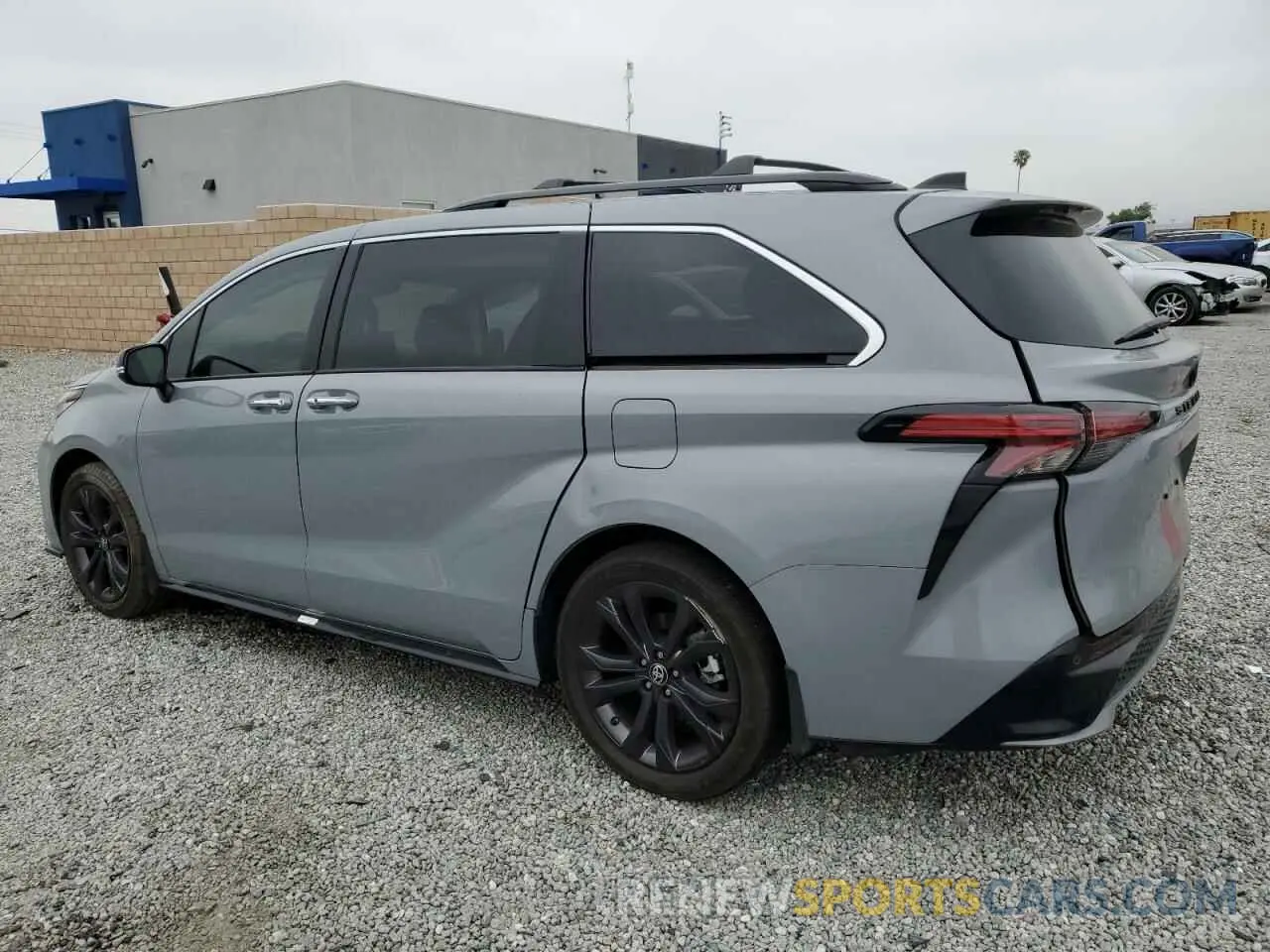 2 Photograph of a damaged car 5TDCRKEC5RS221802 TOYOTA SIENNA 2024