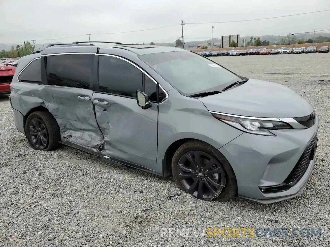 4 Photograph of a damaged car 5TDCRKEC5RS221802 TOYOTA SIENNA 2024