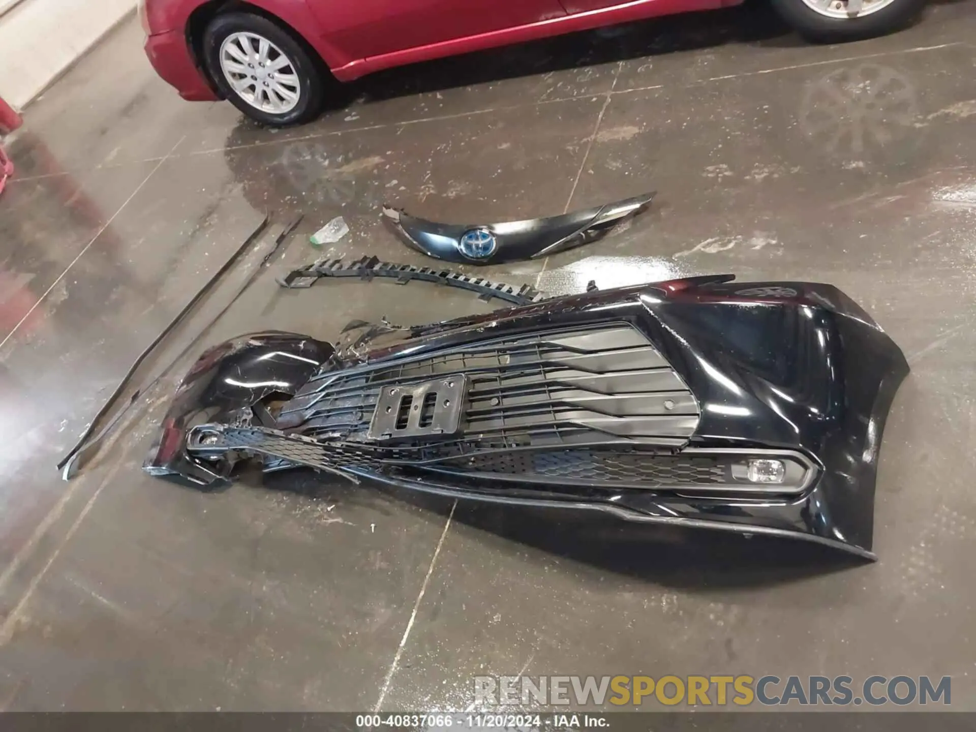 12 Photograph of a damaged car 5TDCSKFC2RS129503 TOYOTA SIENNA 2024