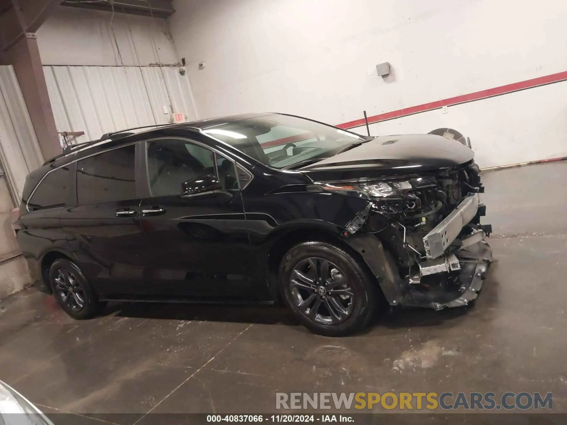 14 Photograph of a damaged car 5TDCSKFC2RS129503 TOYOTA SIENNA 2024