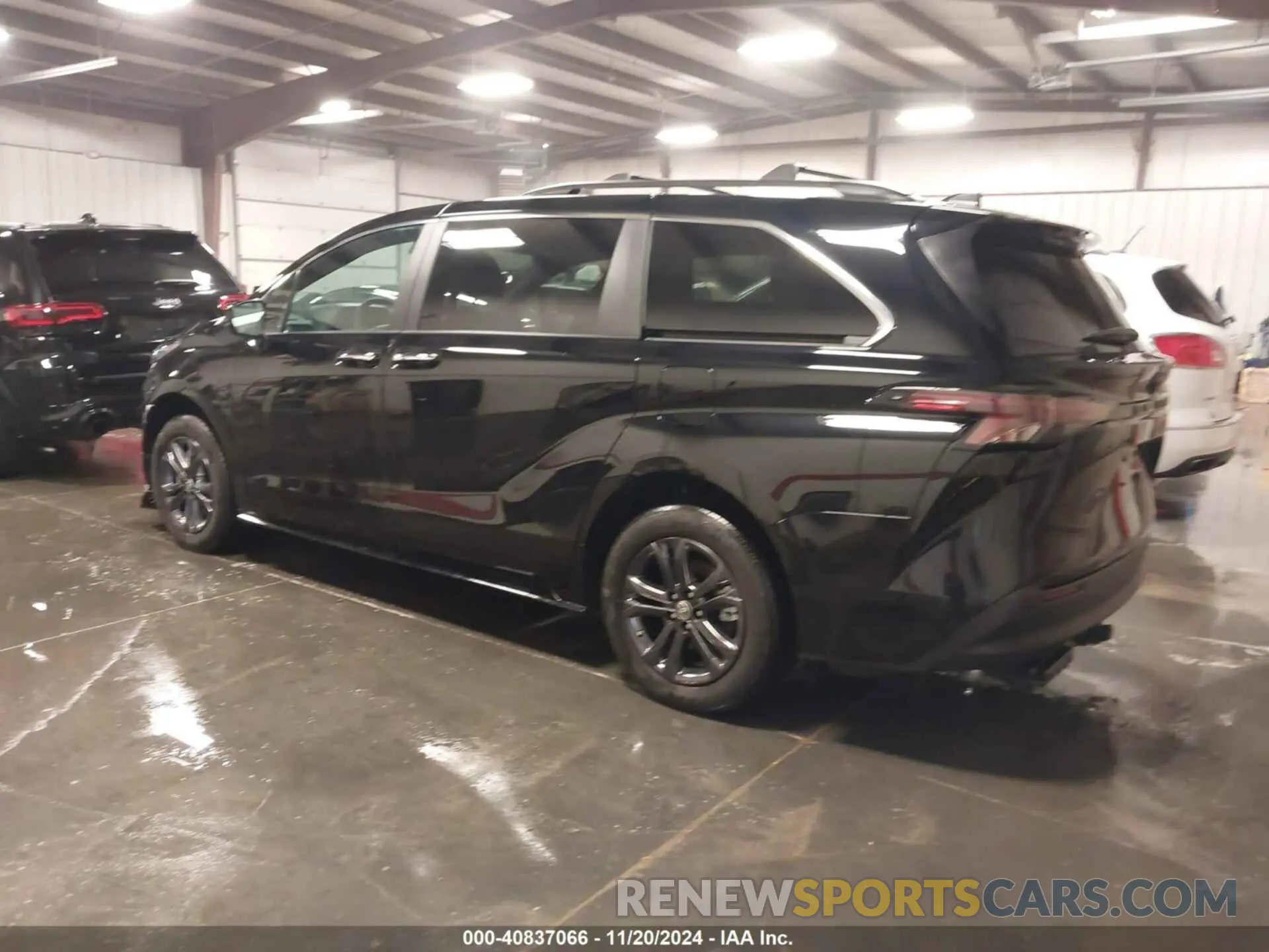 3 Photograph of a damaged car 5TDCSKFC2RS129503 TOYOTA SIENNA 2024