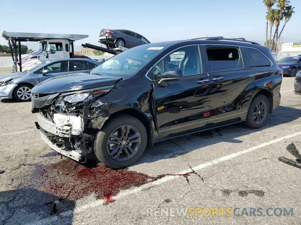 1 Photograph of a damaged car 5TDCSKFC3RS122916 TOYOTA SIENNA 2024