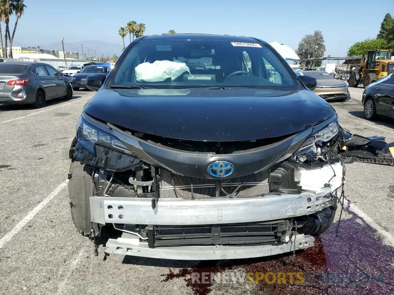 5 Photograph of a damaged car 5TDCSKFC3RS122916 TOYOTA SIENNA 2024