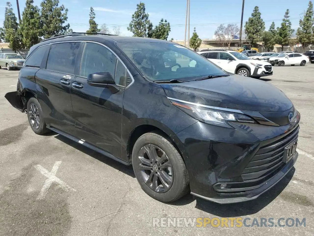 4 Photograph of a damaged car 5TDCSKFC4RS117272 TOYOTA SIENNA 2024