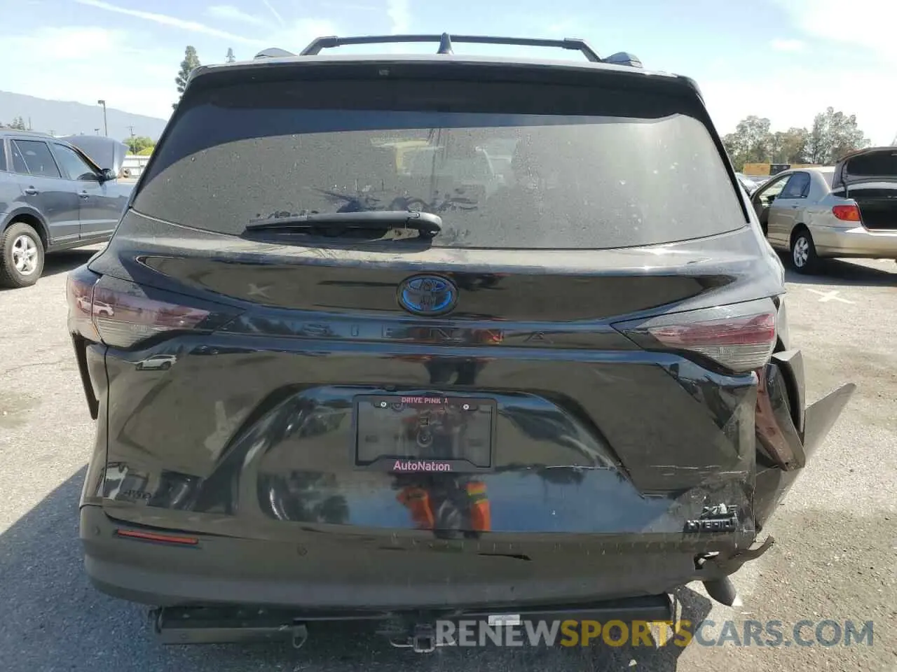 6 Photograph of a damaged car 5TDCSKFC4RS117272 TOYOTA SIENNA 2024