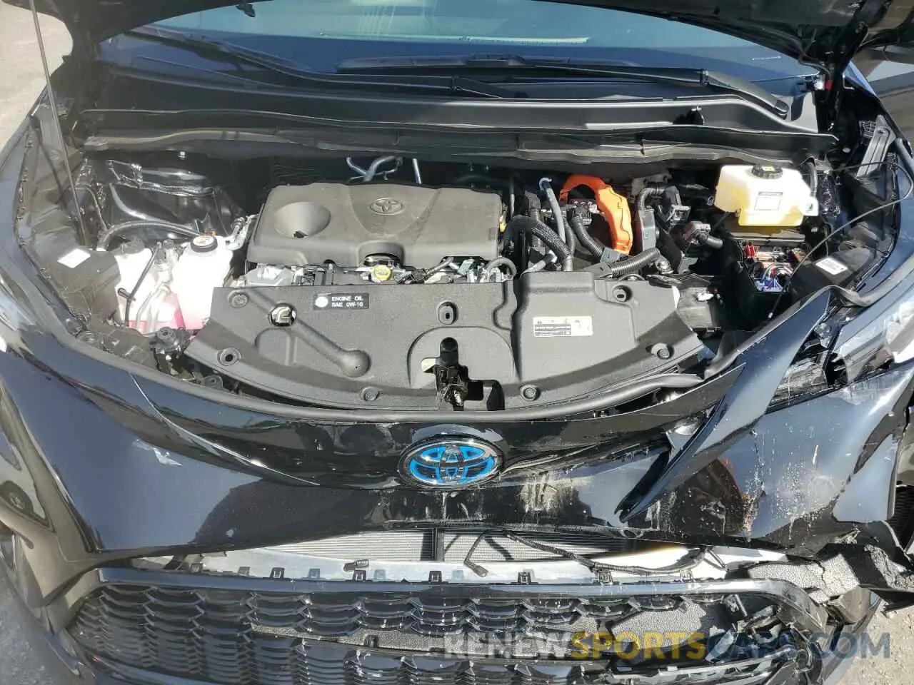 12 Photograph of a damaged car 5TDCSKFC5RS140205 TOYOTA SIENNA 2024
