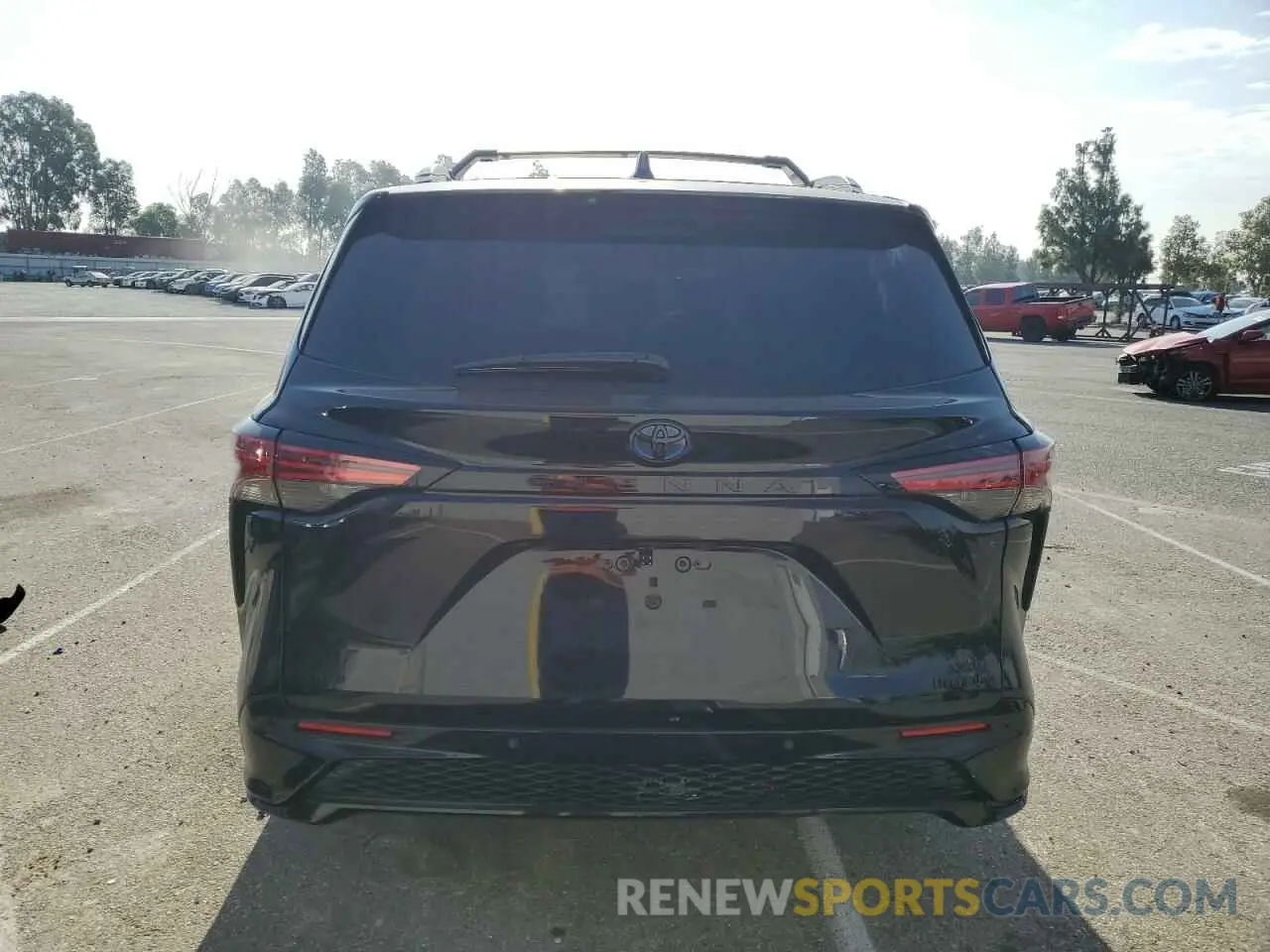 6 Photograph of a damaged car 5TDCSKFC5RS140205 TOYOTA SIENNA 2024