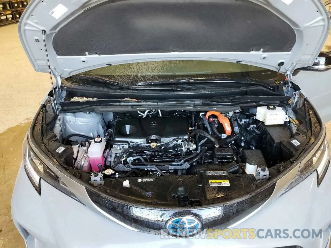 12 Photograph of a damaged car 5TDCSKFCXRS138708 TOYOTA SIENNA 2024