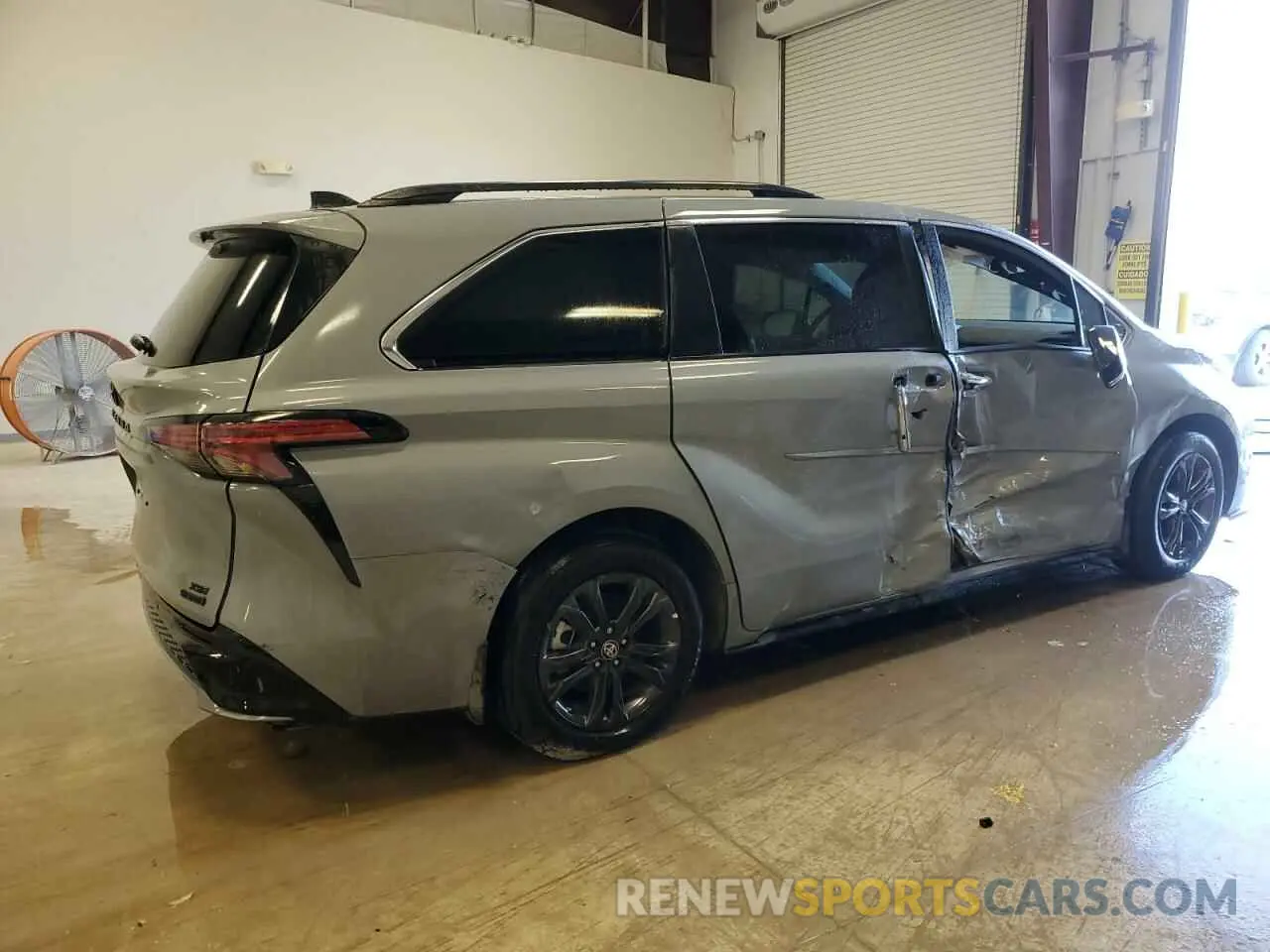 3 Photograph of a damaged car 5TDCSKFCXRS138708 TOYOTA SIENNA 2024