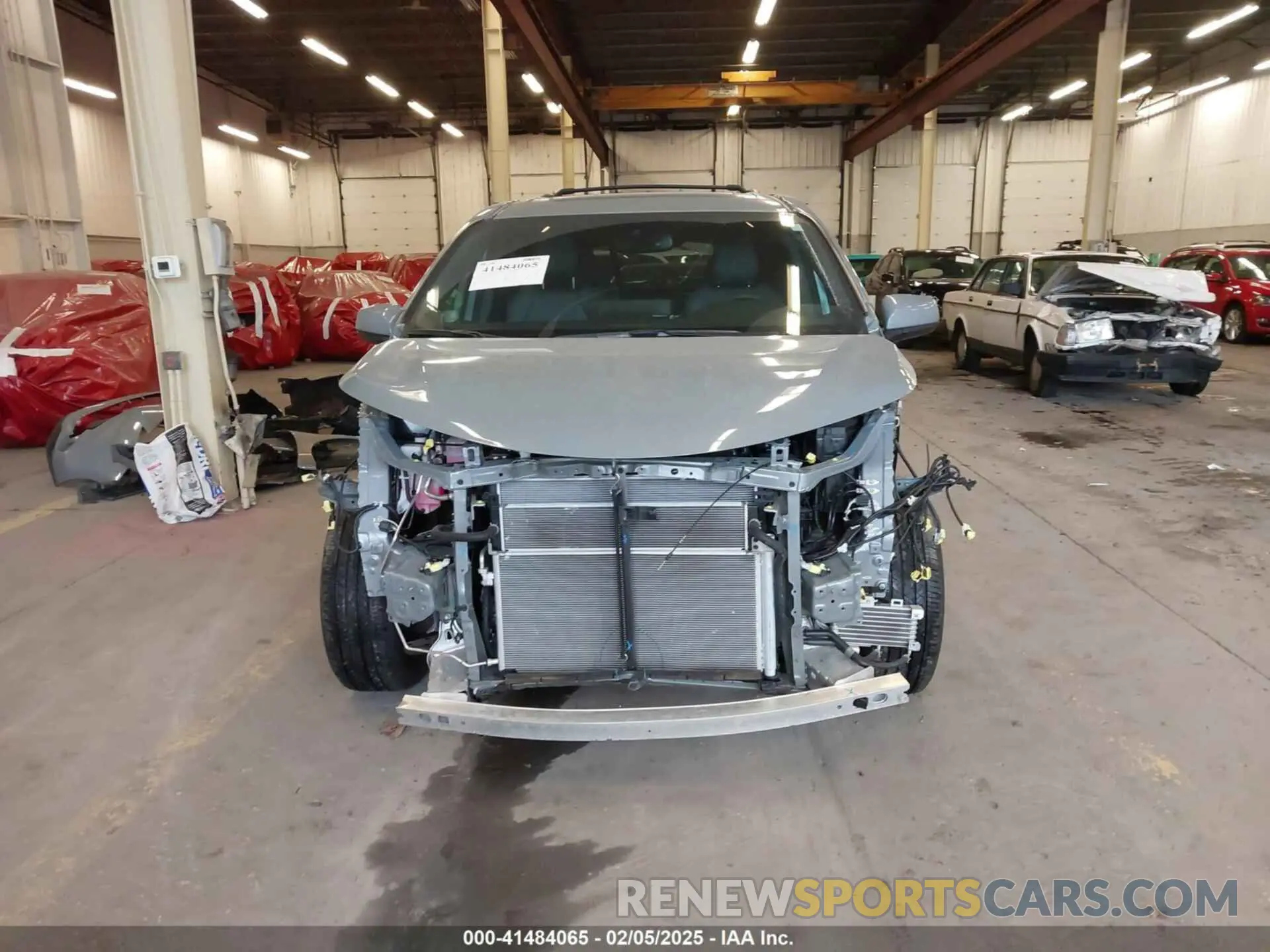 13 Photograph of a damaged car 5TDCSKFCXRS150955 TOYOTA SIENNA 2024
