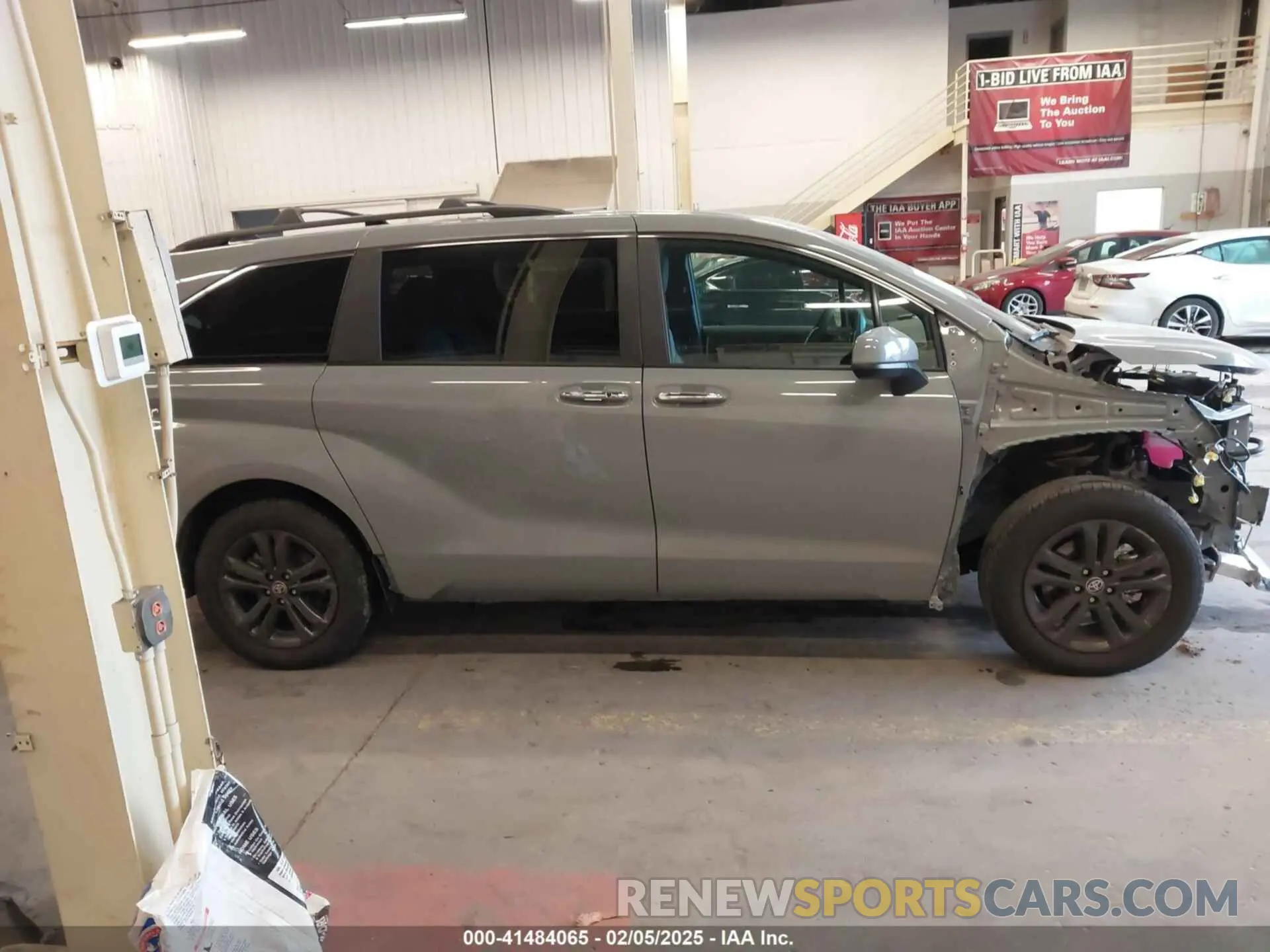 14 Photograph of a damaged car 5TDCSKFCXRS150955 TOYOTA SIENNA 2024