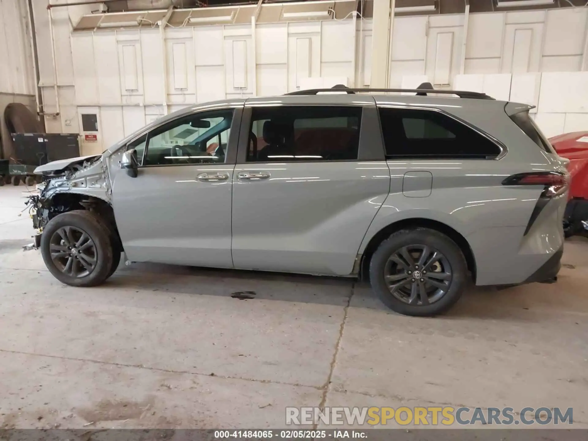 15 Photograph of a damaged car 5TDCSKFCXRS150955 TOYOTA SIENNA 2024