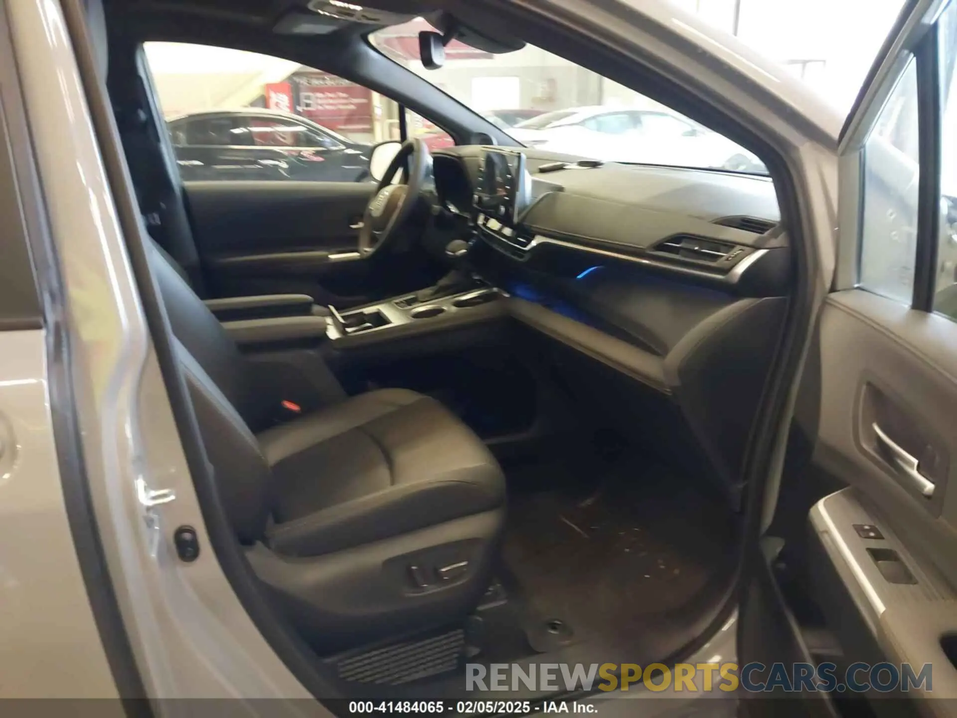 5 Photograph of a damaged car 5TDCSKFCXRS150955 TOYOTA SIENNA 2024