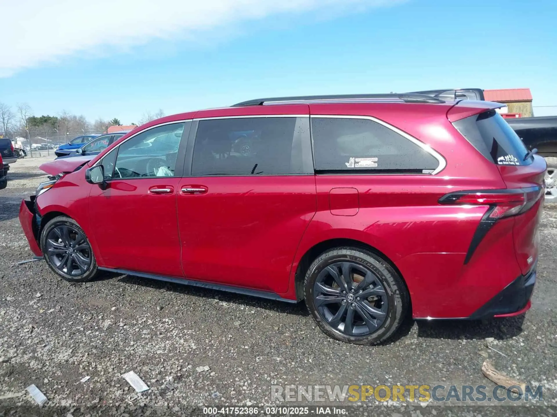 14 Photograph of a damaged car 5TDDRKEC0RS211165 TOYOTA SIENNA 2024