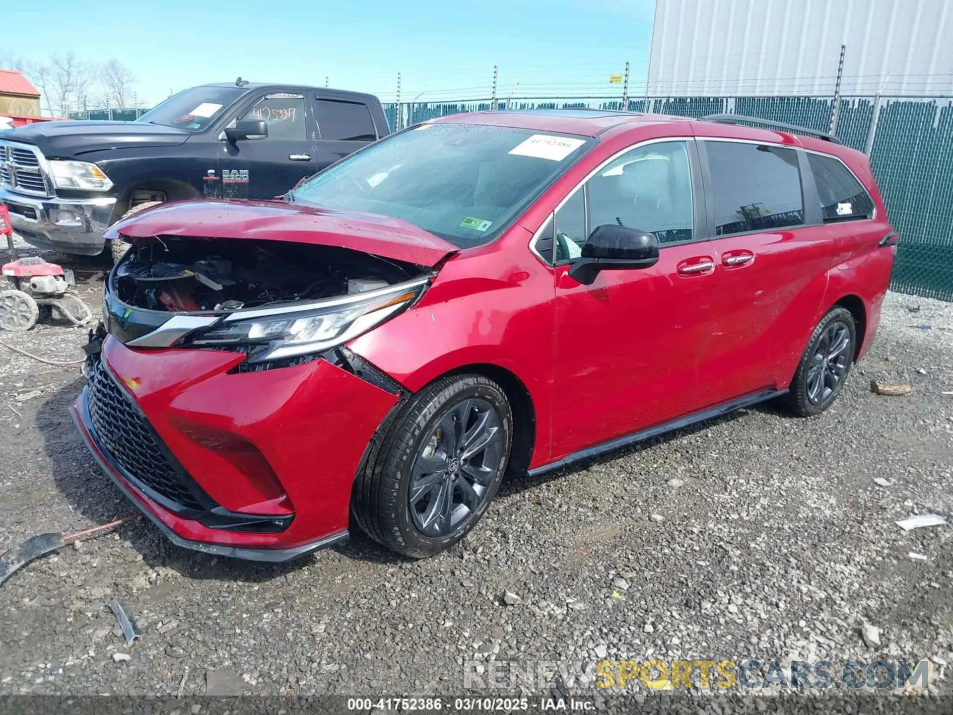 2 Photograph of a damaged car 5TDDRKEC0RS211165 TOYOTA SIENNA 2024
