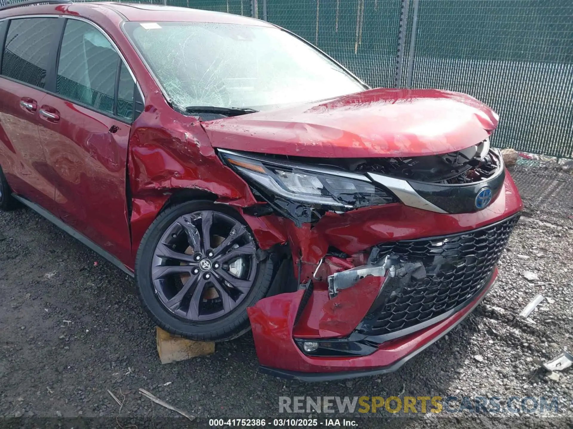 6 Photograph of a damaged car 5TDDRKEC0RS211165 TOYOTA SIENNA 2024