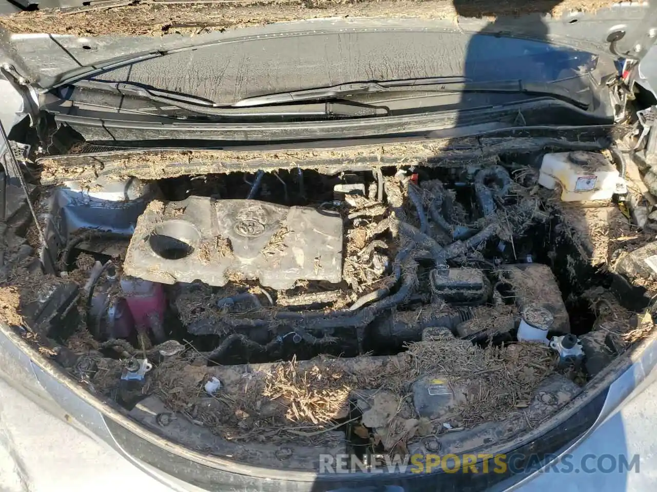 12 Photograph of a damaged car 5TDDRKEC3RS216263 TOYOTA SIENNA 2024