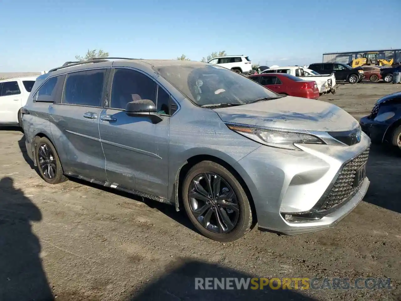 4 Photograph of a damaged car 5TDDRKEC3RS216263 TOYOTA SIENNA 2024