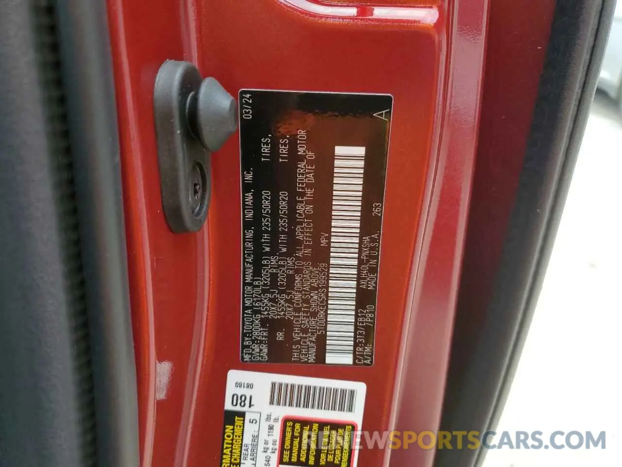13 Photograph of a damaged car 5TDDRKEC5RS199529 TOYOTA SIENNA 2024