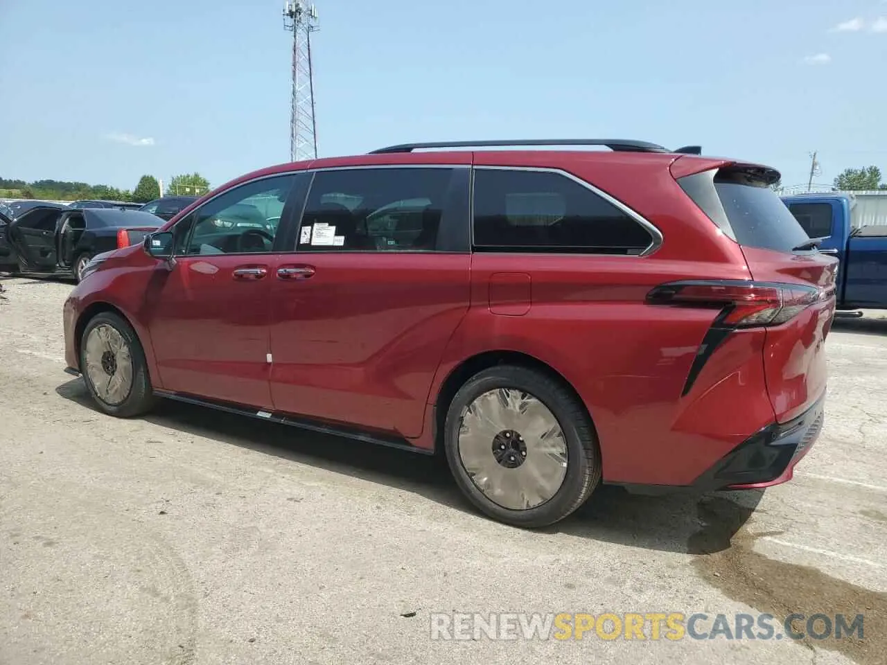 2 Photograph of a damaged car 5TDDRKEC5RS199529 TOYOTA SIENNA 2024