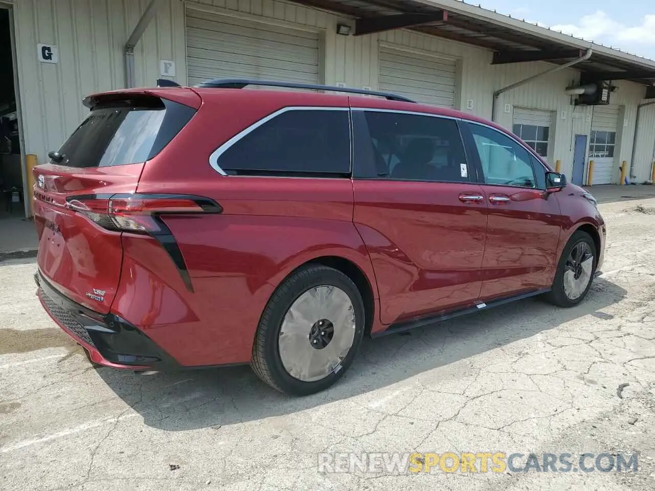 3 Photograph of a damaged car 5TDDRKEC5RS199529 TOYOTA SIENNA 2024