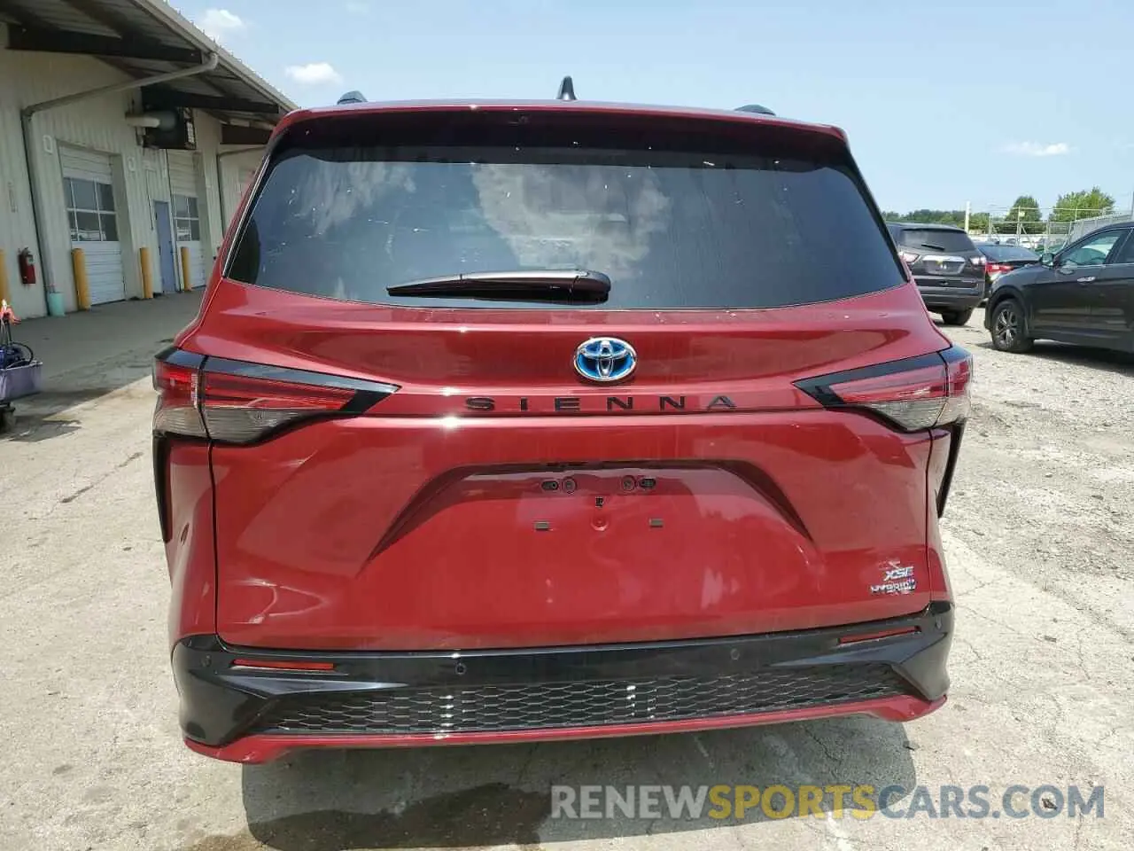 6 Photograph of a damaged car 5TDDRKEC5RS199529 TOYOTA SIENNA 2024