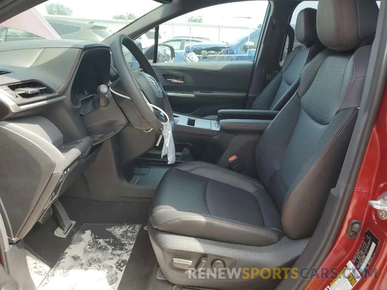 7 Photograph of a damaged car 5TDDRKEC5RS199529 TOYOTA SIENNA 2024