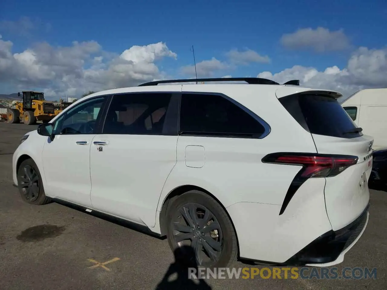 2 Photograph of a damaged car 5TDDRKEC7RS192680 TOYOTA SIENNA 2024