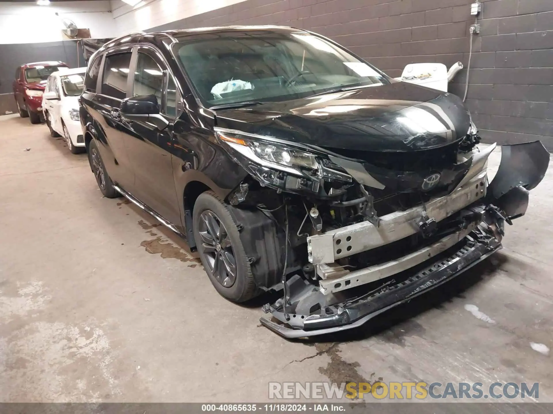 1 Photograph of a damaged car 5TDDSKFC3RS114626 TOYOTA SIENNA 2024