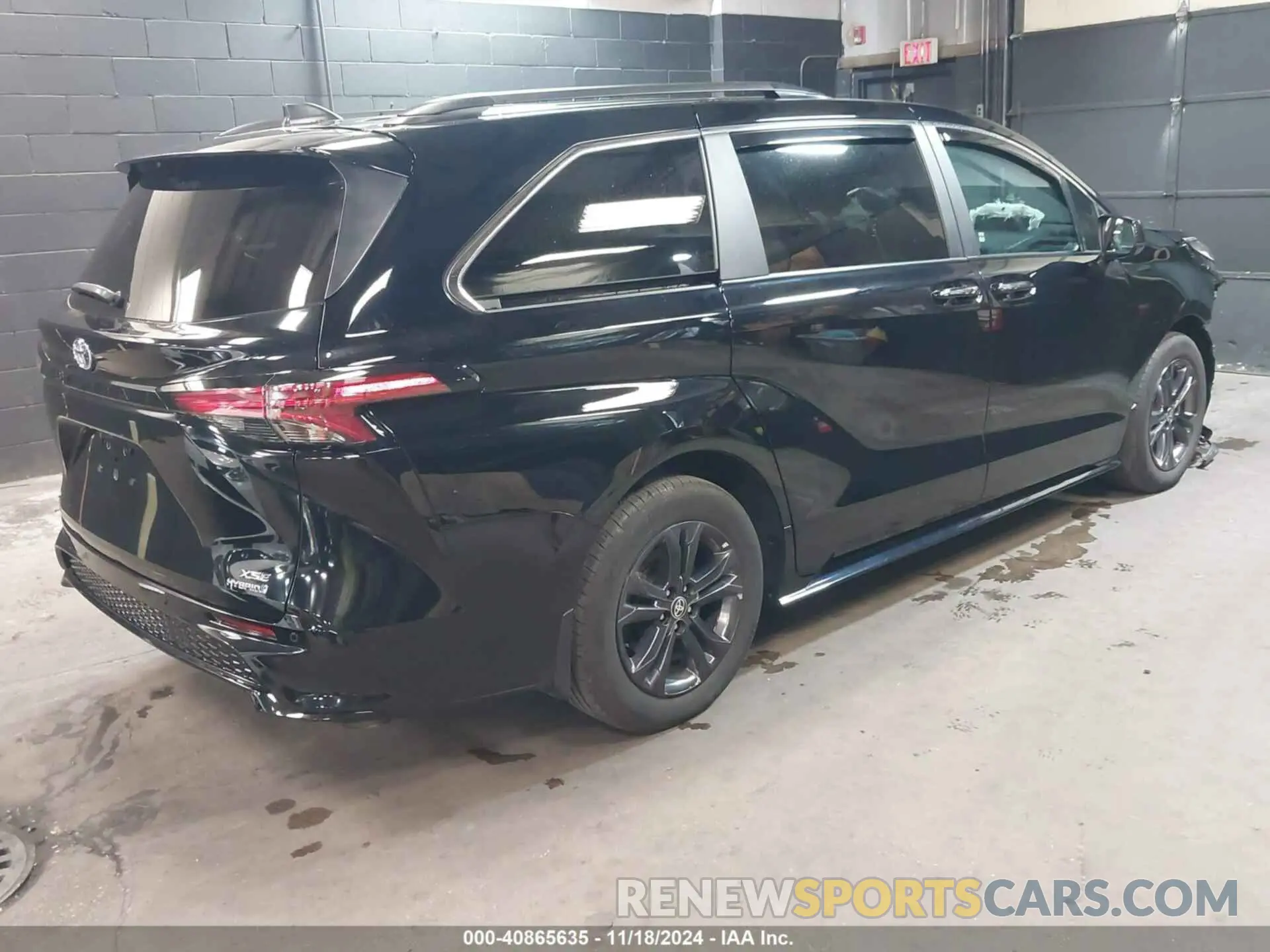 4 Photograph of a damaged car 5TDDSKFC3RS114626 TOYOTA SIENNA 2024