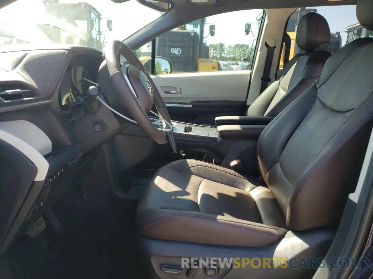 7 Photograph of a damaged car 5TDERKEC0RS187244 TOYOTA SIENNA 2024