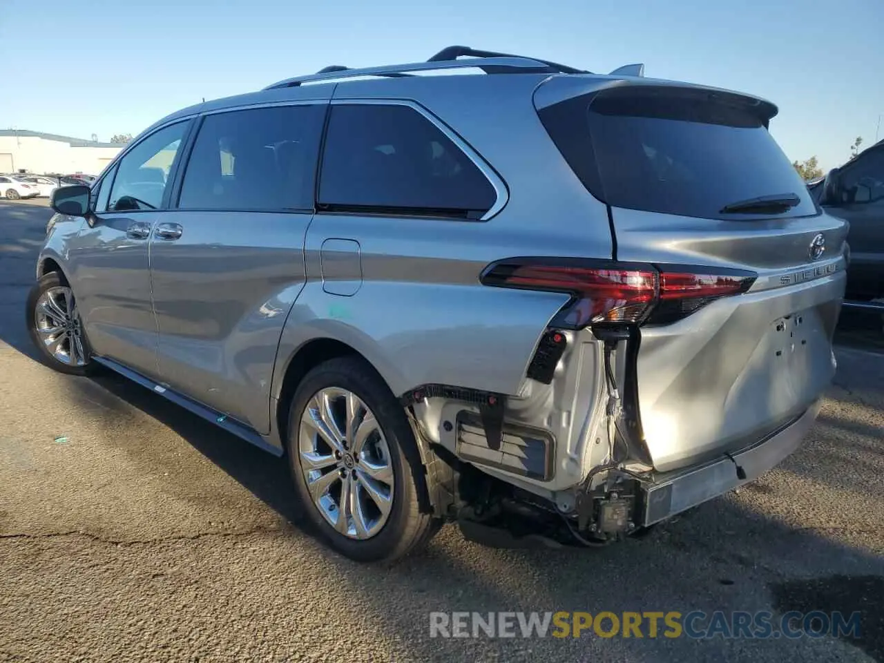 2 Photograph of a damaged car 5TDERKEC1RS192727 TOYOTA SIENNA 2024