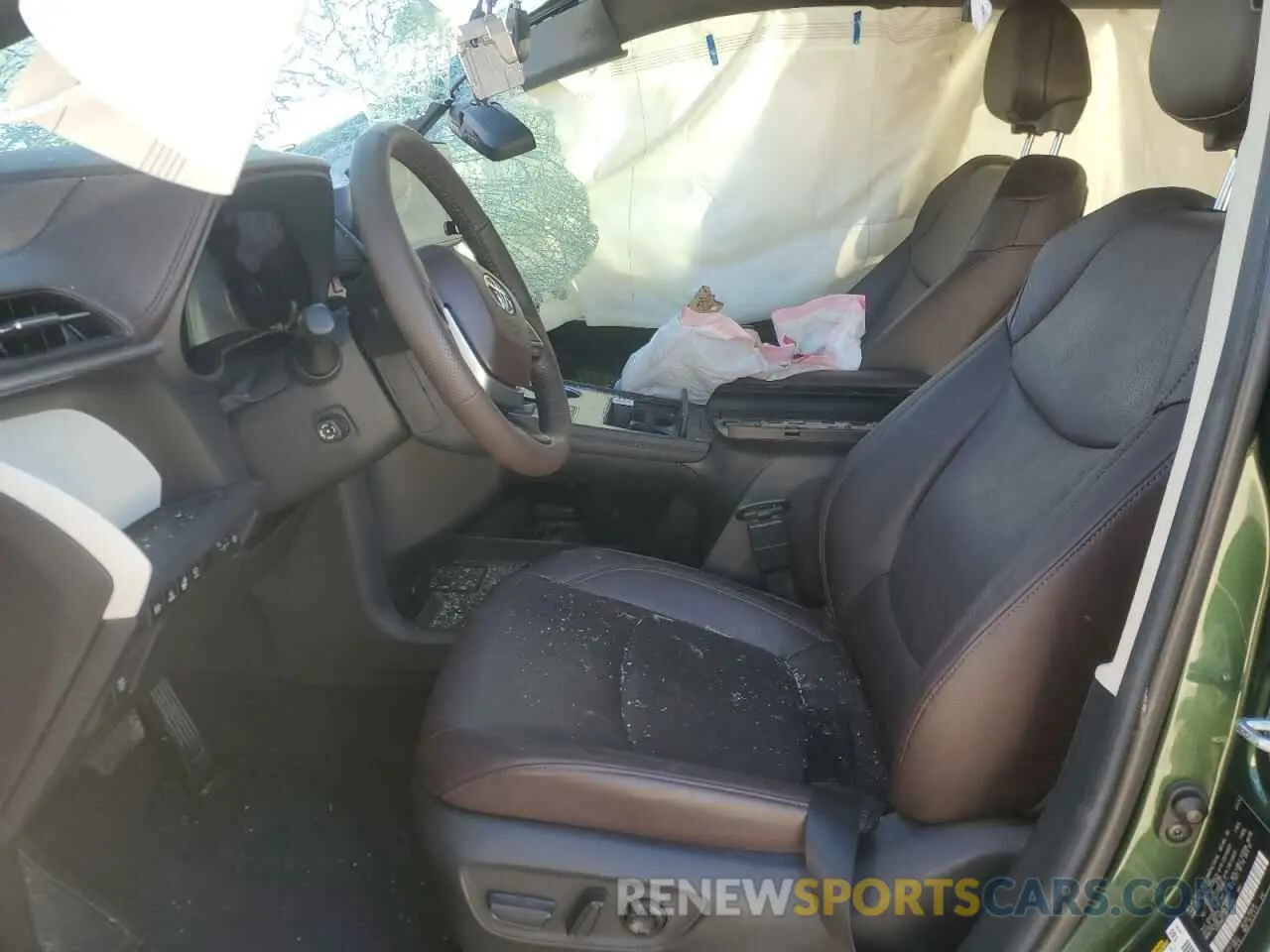 7 Photograph of a damaged car 5TDERKEC2RS190050 TOYOTA SIENNA 2024