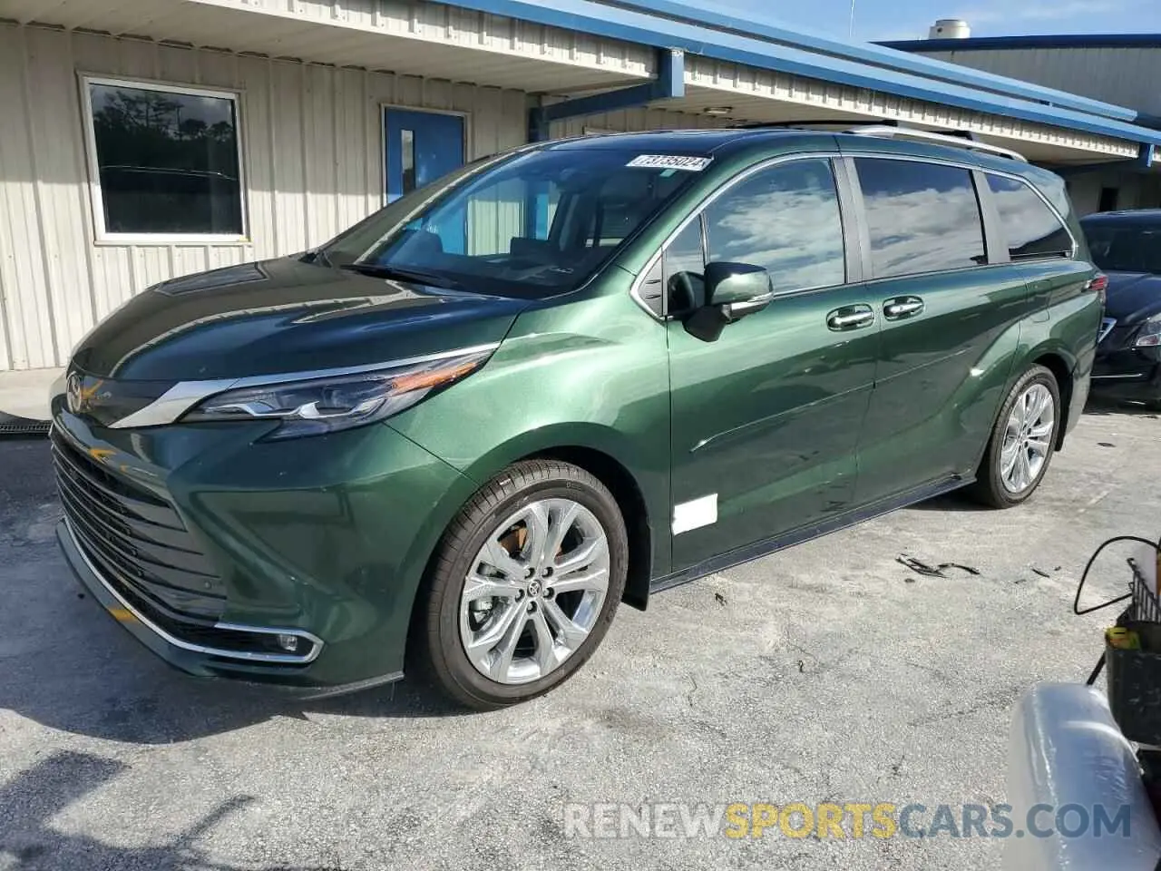 1 Photograph of a damaged car 5TDERKEC2RS196284 TOYOTA SIENNA 2024