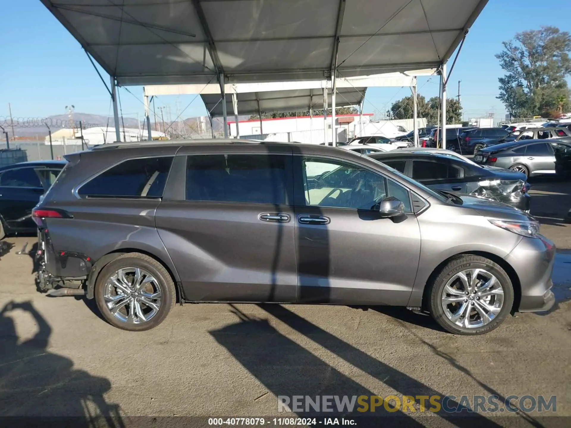 14 Photograph of a damaged car 5TDERKEC5RS204765 TOYOTA SIENNA 2024