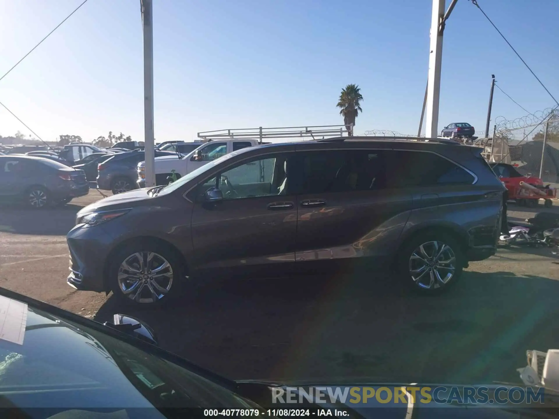 15 Photograph of a damaged car 5TDERKEC5RS204765 TOYOTA SIENNA 2024