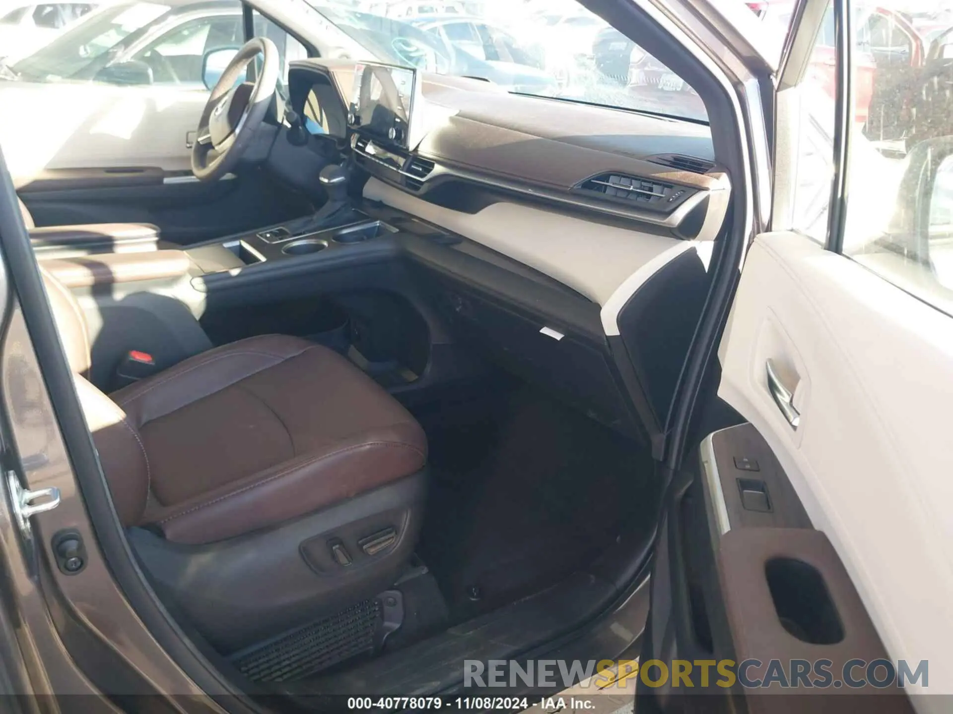 5 Photograph of a damaged car 5TDERKEC5RS204765 TOYOTA SIENNA 2024