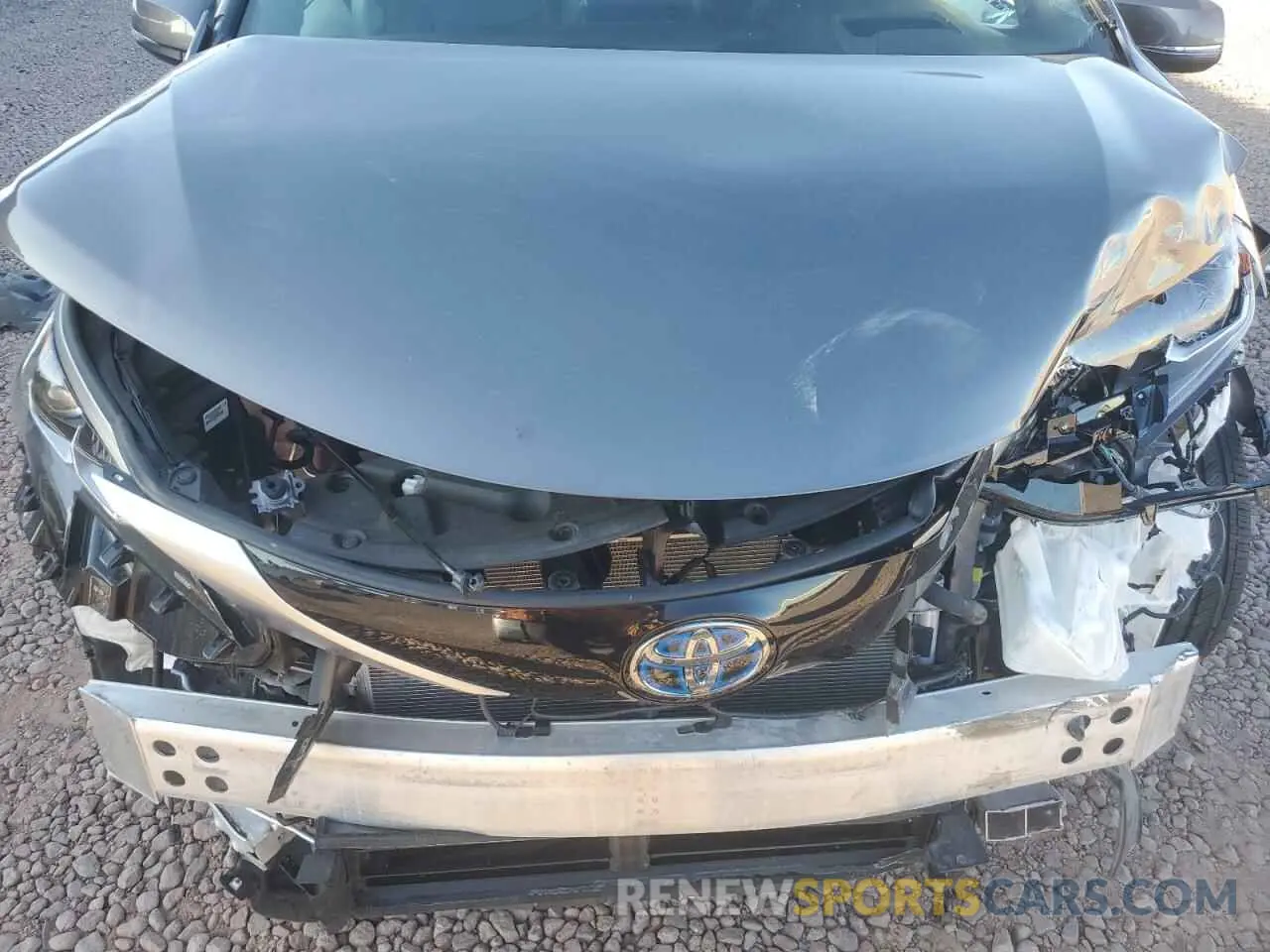 12 Photograph of a damaged car 5TDERKEC8RS186052 TOYOTA SIENNA 2024