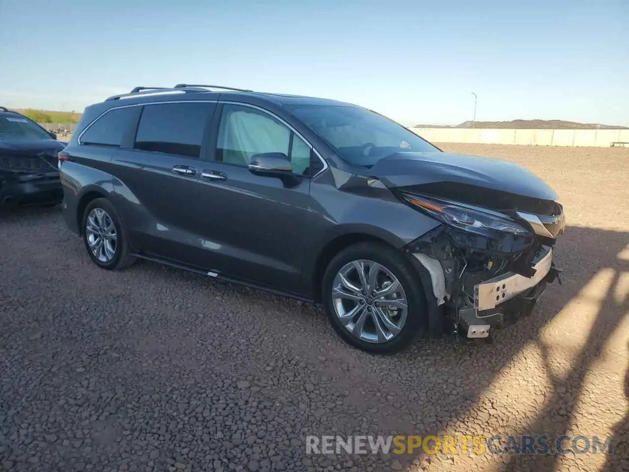 4 Photograph of a damaged car 5TDERKEC8RS186052 TOYOTA SIENNA 2024