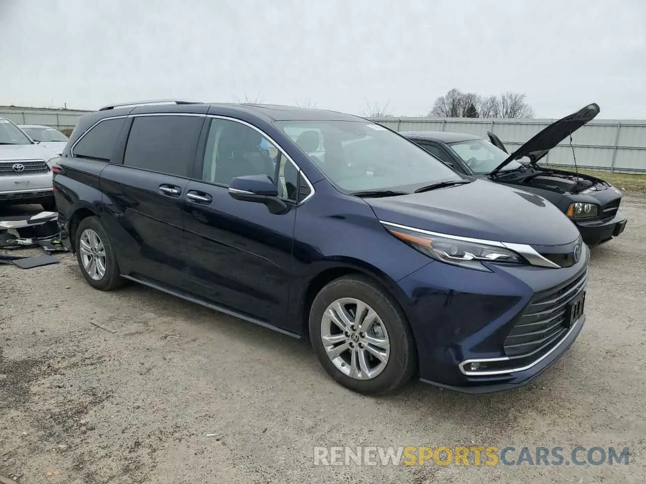 4 Photograph of a damaged car 5TDESKFC1RS111924 TOYOTA SIENNA 2024