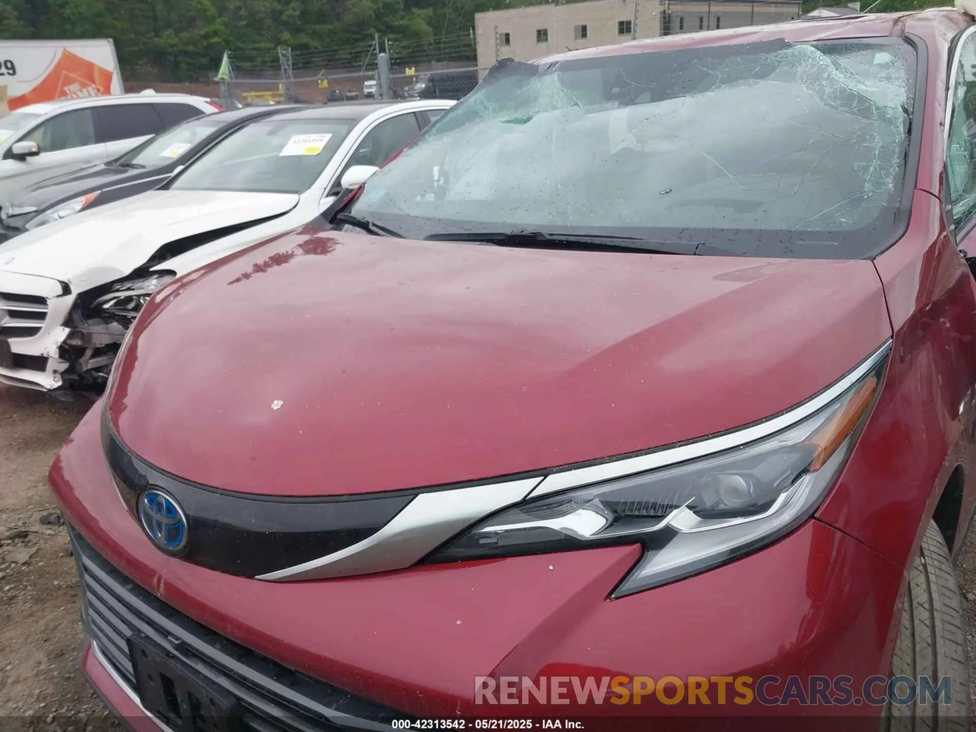 10 Photograph of a damaged car 5TDESKFC3RS119135 TOYOTA SIENNA 2024