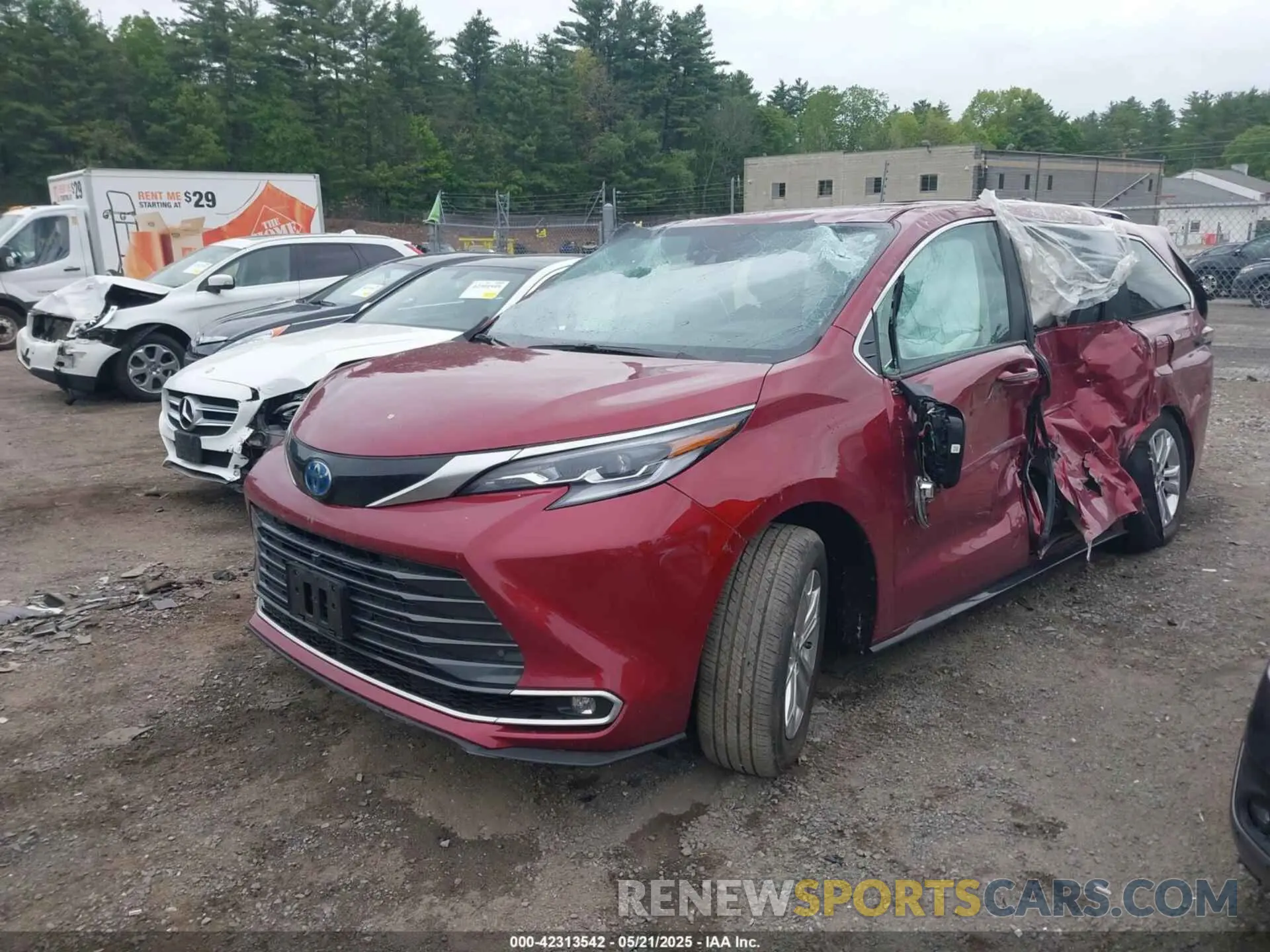 2 Photograph of a damaged car 5TDESKFC3RS119135 TOYOTA SIENNA 2024