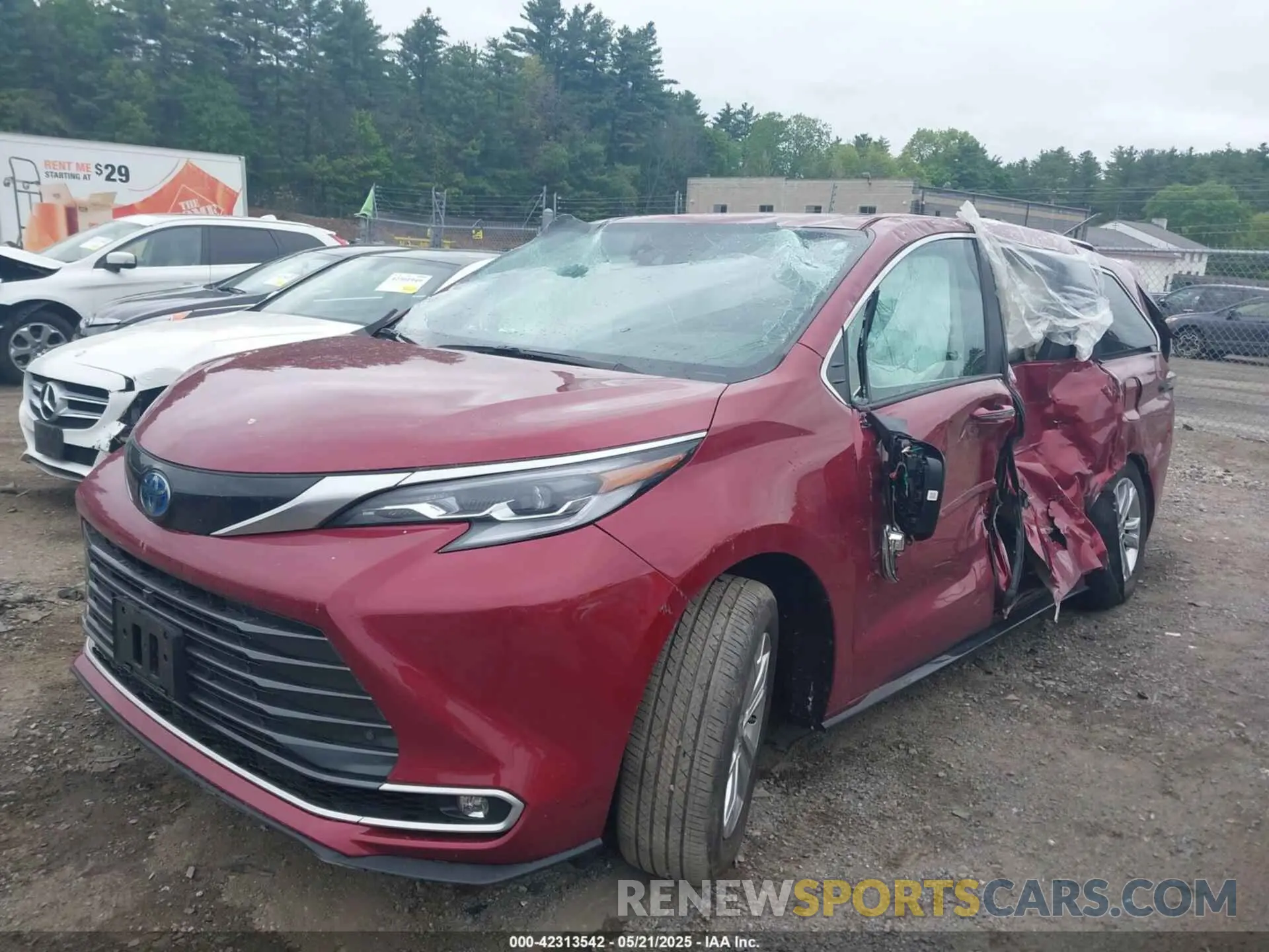 6 Photograph of a damaged car 5TDESKFC3RS119135 TOYOTA SIENNA 2024